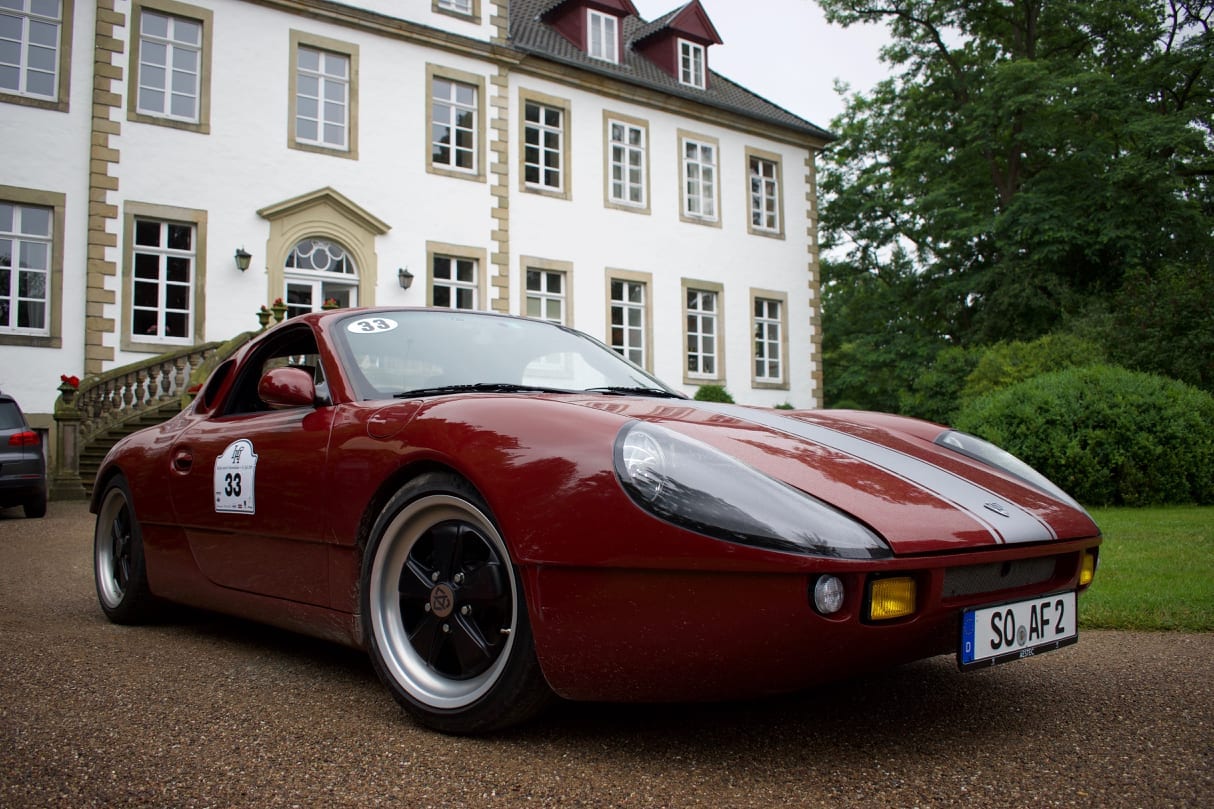 Aestec GTS in front of schloss