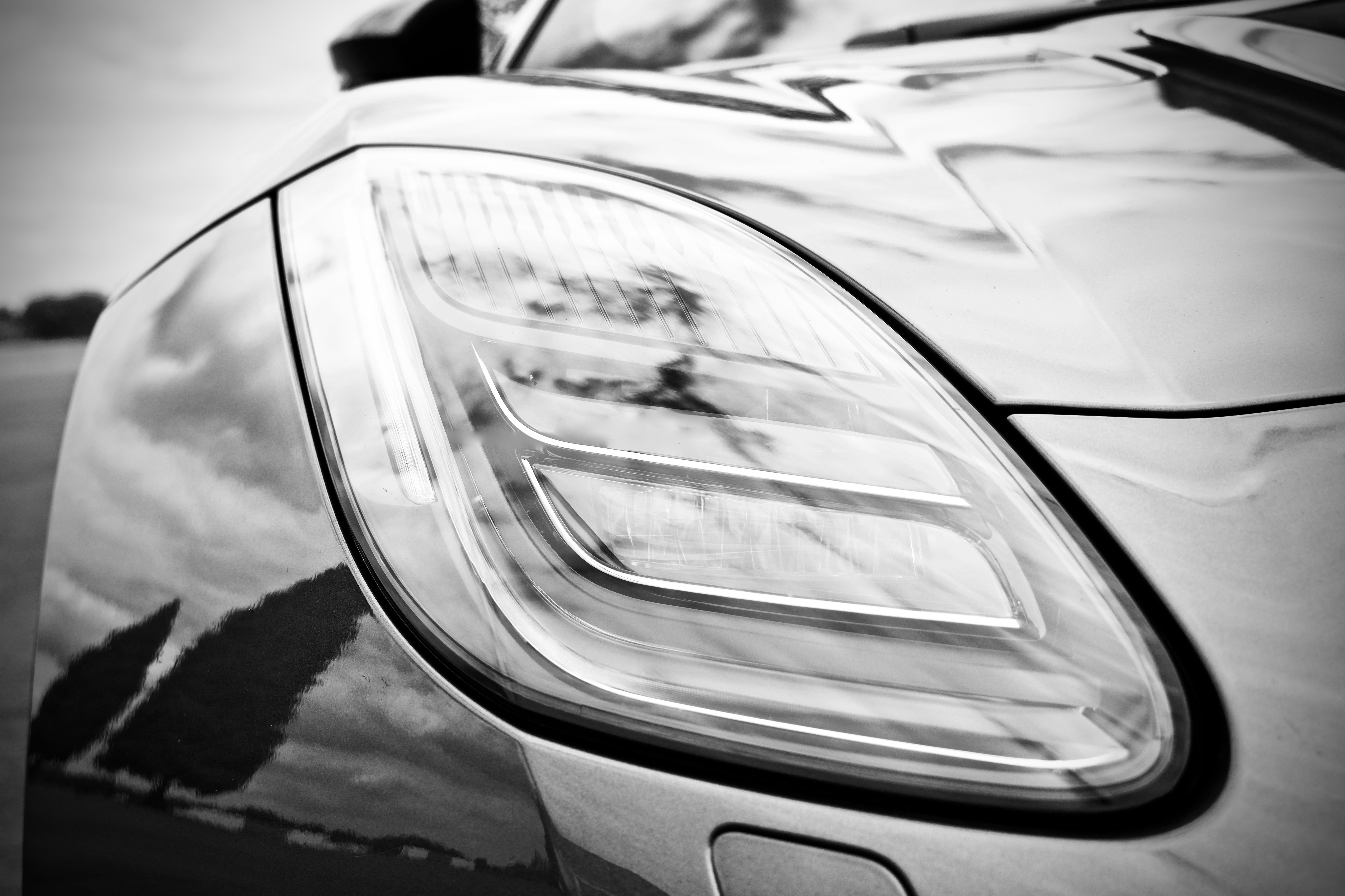 Jaguar F-Type V6 lights