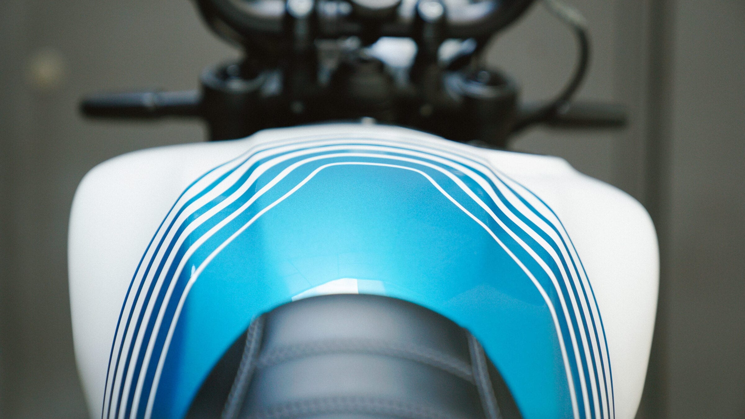 Royal Enfield Guerrilla 450 tank detailing