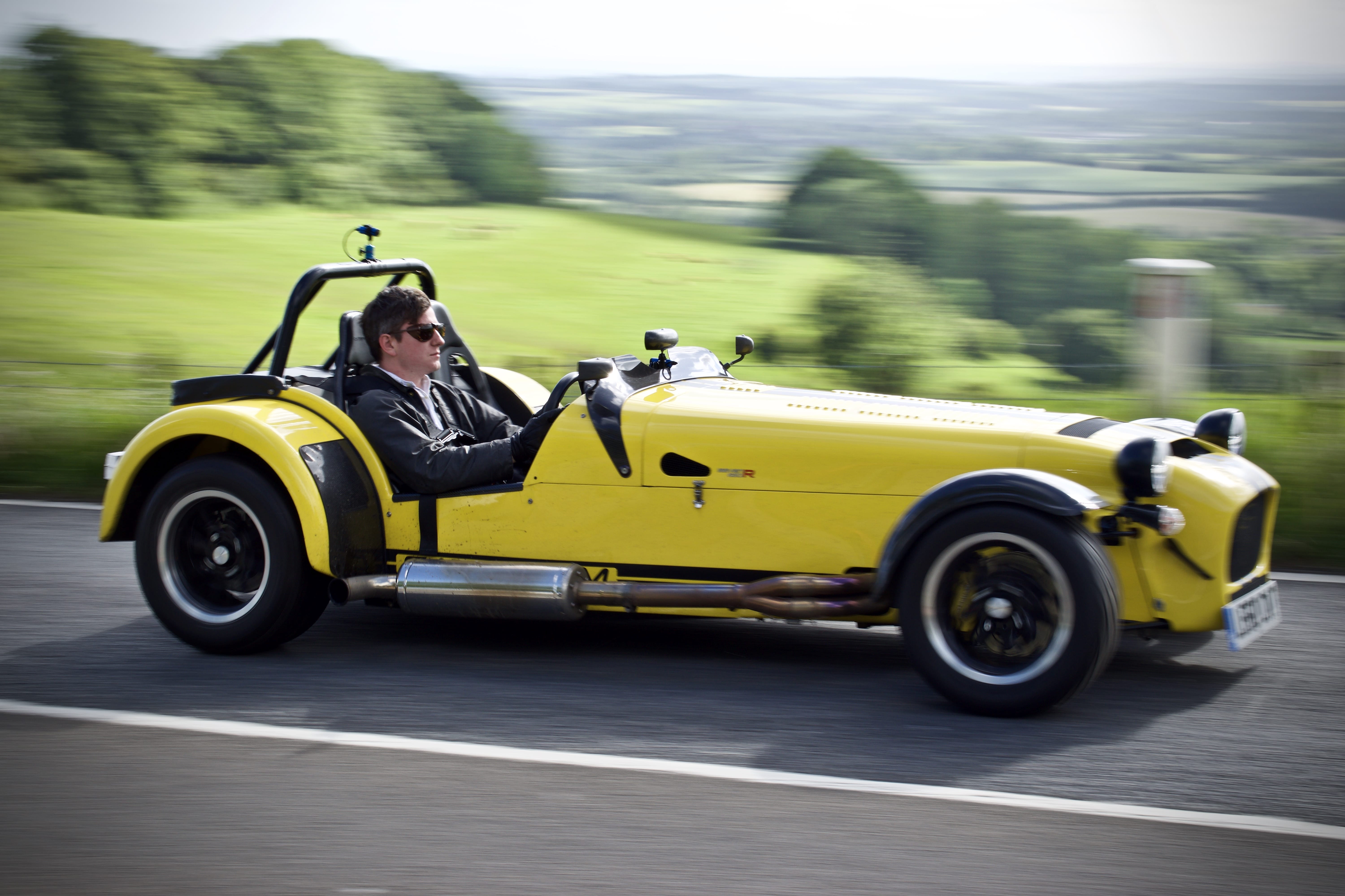 Caterham yellow 620R
